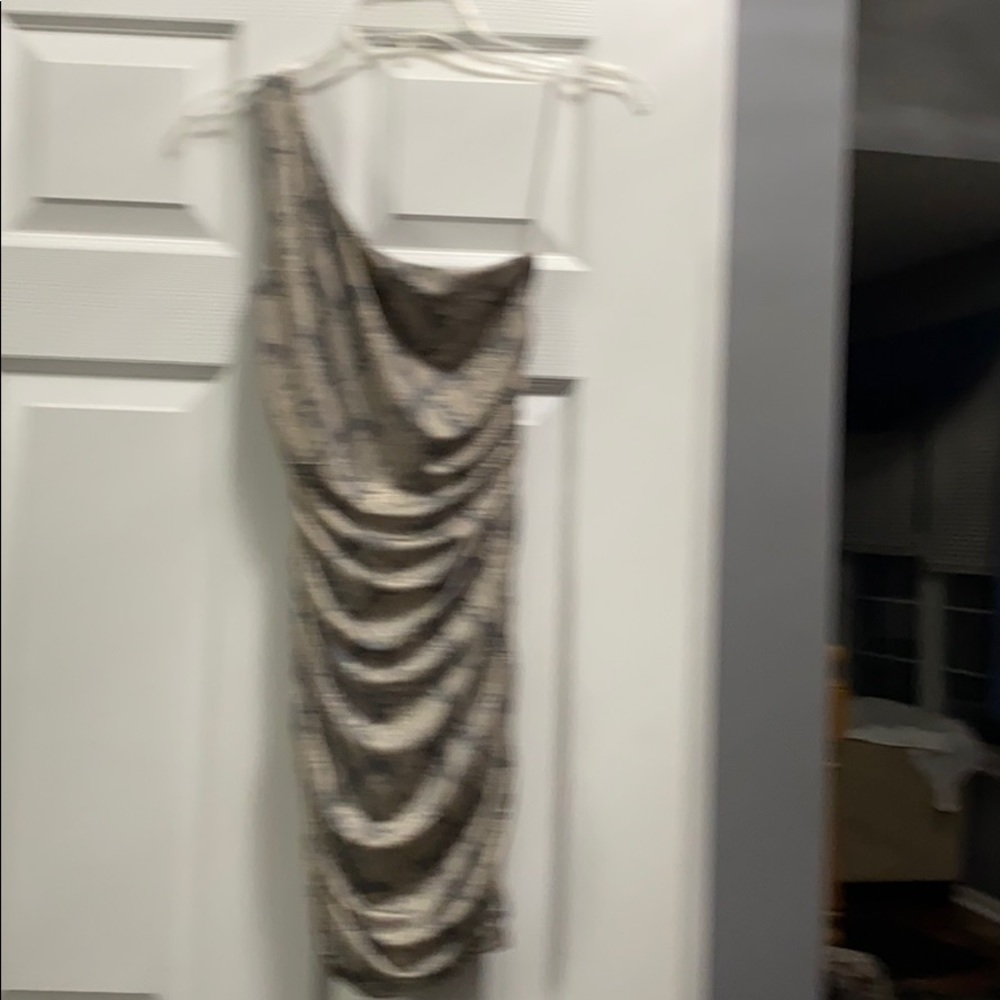 Dress - Picture 4 of 4